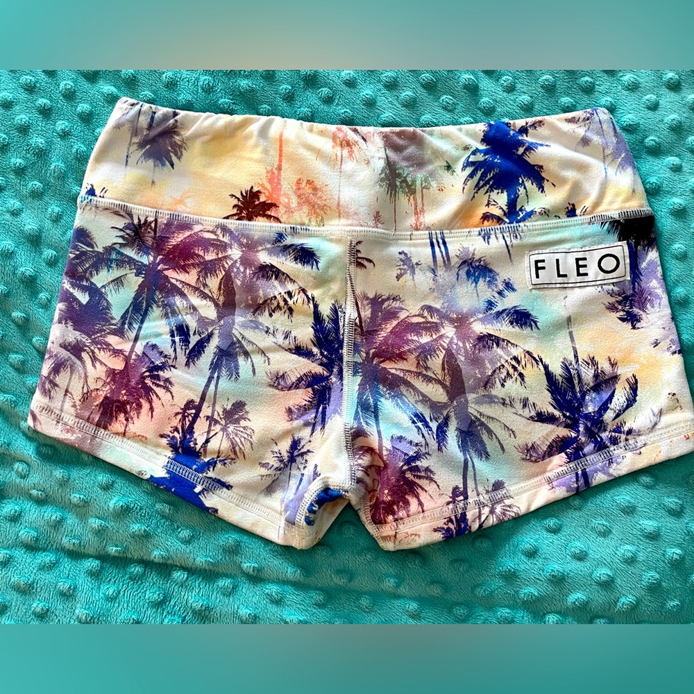 Fleo Originals in ‘Minty Palms’